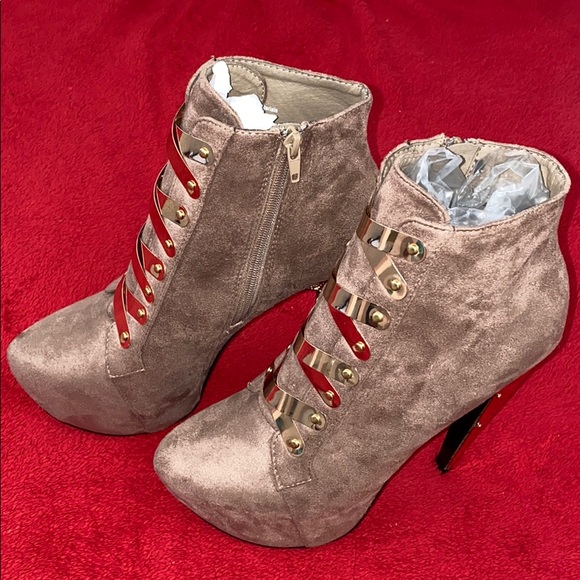 Surrender! - Picture 2 of 8